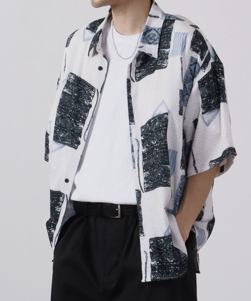 CIAO（チャオ）の「ciao 半袖 とろみレトロシャツ（シャツ/ブラウス・メンズ・ブラック系その他6/ブラック系その他5/ブラック系その他4/ブルー/ホワイト/ブルー系その他/ブラック系その他3/ホワイト系その他3/ホワイト系その他/グレー/キャメル/ダークブラウン/ブラウン系その他2/ブラウン系その他/ブラック系その他/グレー系その他/ブラウン/イエロー/ブラウン系その他3/ベージュ/グレー系その他2/ブルー系その他2/ネイビー/グリーン/ライトグレー/ブラック系その他7/ブラック系その他2/ホワイト系その他2/ブラック/パープル/ブラウン系その他4/ブルー系その他3/グレー系その他4/ホワイト系その他4/グリーン系その他/ベージュ系その他/グレー系その他3/ブラック系1/ブルー系その他4・L/M）」の16枚目の写真