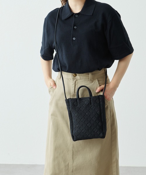 Daily russet(デイリー ラシット)の「ネオプレン2wayミニショッパーバッグ(ショルダーバッグ・レディース・ブラック/グレー/ブラウン・FREE)」の8枚目の写真