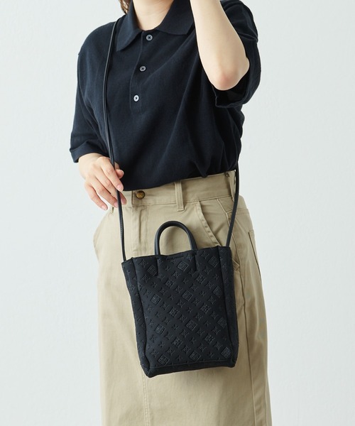 Daily russet(デイリー ラシット)の「ネオプレン2wayミニショッパーバッグ(ショルダーバッグ・レディース・ブラック/グレー/ブラウン・FREE)」の9枚目の写真