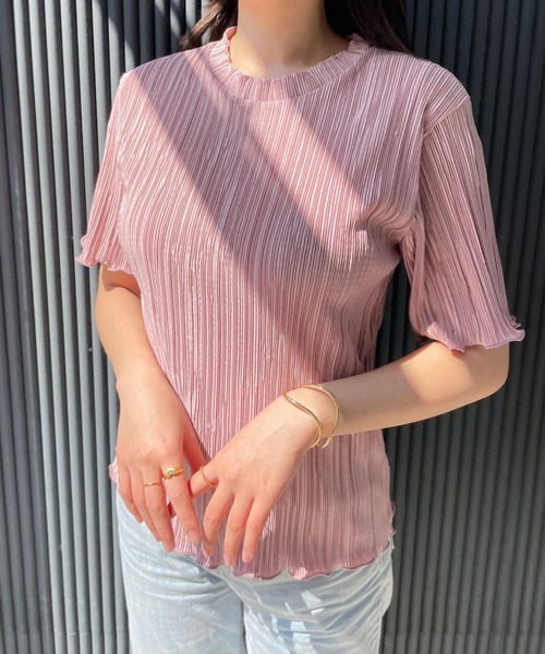 CEMONEMO(セモネモ)の「ランダムプリーツ 半袖 メロウトップス(Tシャツ/カットソー・レディース・ピンク/ベージュ/ブラック/アイボリー・FREE)」の4枚目の写真