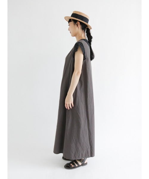 Samansa Mos2（サマンサ モスモス）の「深Vネックノースリワンピース（ワンピース・レディース・オフホワイト/ブルー/グリーン/チャコール・ﾌﾘ-）」の11枚目の写真