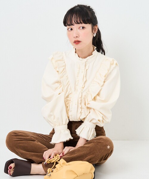 FREAK'S STORE（フリークスストア）の「デニムダブルフリルシャツ（シャツ/ブラウス・レディース・ブラック/オフホワイト/ブルー・ﾌﾘ-）」の2枚目の写真