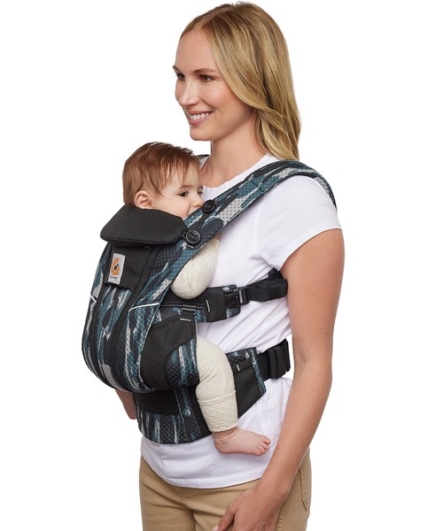 Ergobaby(エルゴベビー)の「エルゴベビー・ベビーキャリア OMNI Breeze(オムニ ブリーズ)(抱っこ紐/ベルトカバー/スリング・キッズ・ミックスグレー/ブラック×ブルー・ONE SIZE)」の7枚目の写真