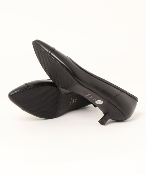 Riz raffinee(リズラフィーネ)の「切替えデザインポインテッドトゥパンプス(パンプス・レディース・グレー/ブラック・23cm/23.5cm/22.5cm/24cm/24.5cm)」の4枚目の写真