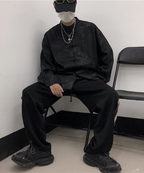 SEN TOKYO（セントーキョー）の「一枚で主役な上級見え。サテンタッチ