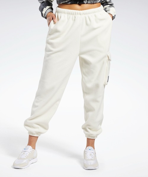 Reebok(リーボック)の「クラシックス ウィンター パンツ / Classics Winter Pants(その他パンツ・レディース・グリーン/ホワイト・MEDIUM/LARGE/X-LARGE/SMALL)」の2枚目の写真