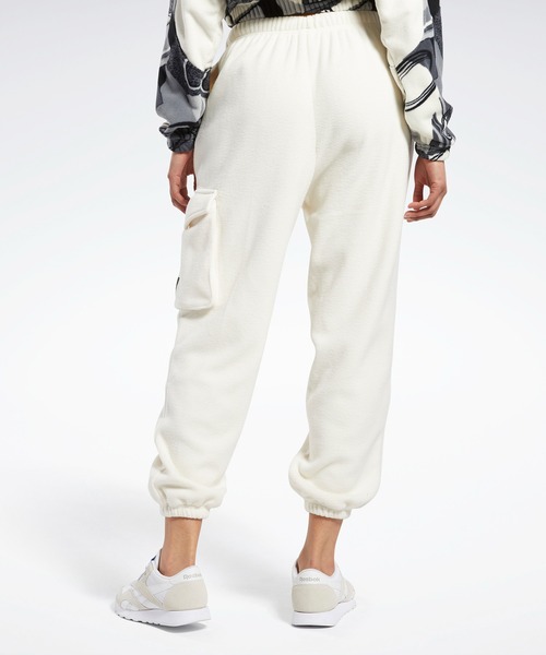 Reebok(リーボック)の「クラシックス ウィンター パンツ / Classics Winter Pants(その他パンツ・レディース・グリーン/ホワイト・MEDIUM/LARGE/X-LARGE/SMALL)」の3枚目の写真