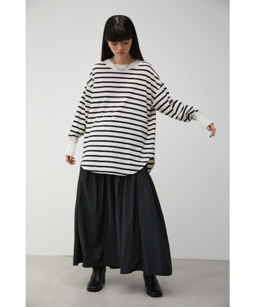 AZUL by moussy(アズールバイマウジー)の「BACK BUTTON LONG T/バックボタンロングTシャツ(Tシャツ/カットソー・レディース・ブラック/オフホワイト/ホワイト系その他・SMALL/MEDIUM)」の6枚目の写真