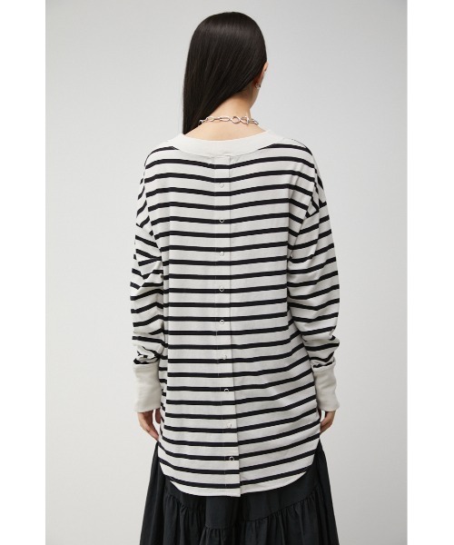 AZUL by moussy(アズールバイマウジー)の「BACK BUTTON LONG T/バックボタンロングTシャツ(Tシャツ/カットソー・レディース・ブラック/オフホワイト/ホワイト系その他・SMALL/MEDIUM)」の9枚目の写真