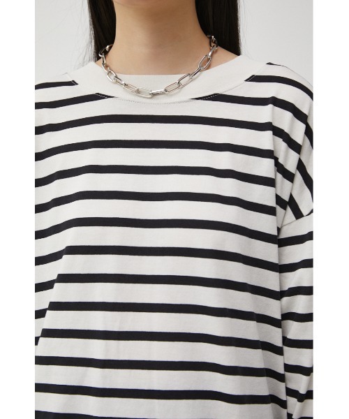 AZUL by moussy(アズールバイマウジー)の「BACK BUTTON LONG T/バックボタンロングTシャツ(Tシャツ/カットソー・レディース・ブラック/オフホワイト/ホワイト系その他・SMALL/MEDIUM)」の11枚目の写真