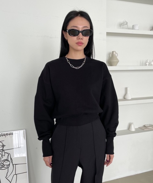 Didot.showroom(ディドット ショールーム)の「【DIDOT.】ミニマルクロップドMTM(スウェット・レディース・カーキ/ネイビー/ベージュ/ブラック/グレー・FREE/L)」の2枚目の写真