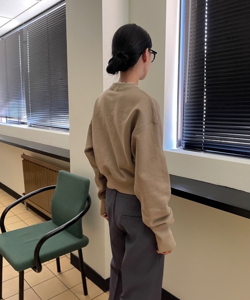 Didot.showroom(ディドット ショールーム)の「【DIDOT.】ミニマルクロップドMTM(スウェット・レディース・カーキ/ネイビー/ベージュ/ブラック/グレー・FREE/L)」の20枚目の写真