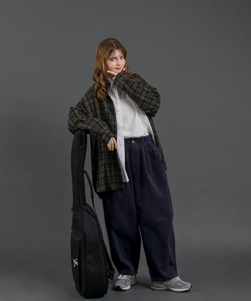 MUHET(ミュエータ)の「コーデュロイバルーンパンツ(その他パンツ・レディース・イエロー/ネイビー/ブラウン・X-LARGE/SMALL/MEDIUM)」の6枚目の写真