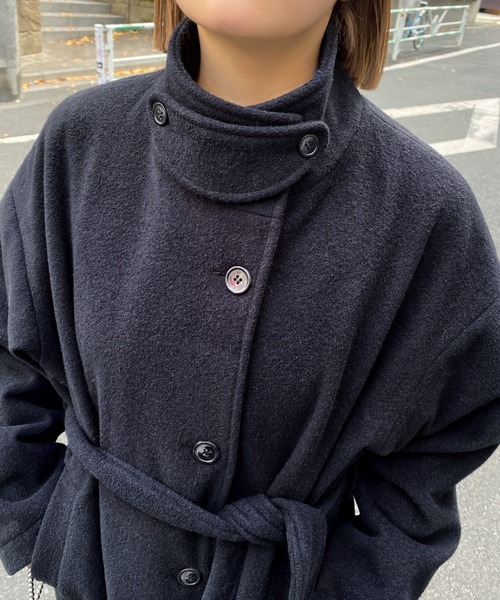 WHO'S WHO gallery（フーズフーギャラリー）の「ハイネックコート（その他アウター・レディース・ダークグリーン/オフホワイト/ブラック・FREE）」の5枚目の写真