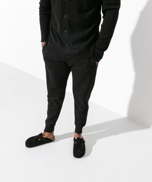 BIRKENSTOCK（ビルケンシュトック）の「BIRKENSTOCK/ビルケンシュトック　BOSTON/ボストン スウェードレザー ソフトフットベッド（サンダル・メンズ・ブラック・39/40/41/42）」の2枚目の写真