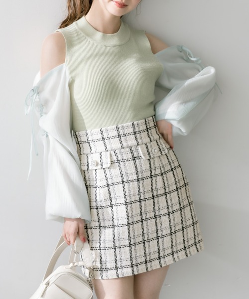 OLIVE des OLIVE(オリーブデオリーブ)の「ビジューボタンタイトミニスカート(スカート・レディース・オフホワイト/チャコールグレー/サックスブルー/ブラック・FREE)」の5枚目の写真