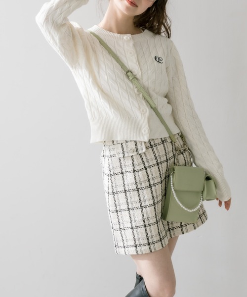 OLIVE des OLIVE(オリーブデオリーブ)の「ビジューボタンタイトミニスカート(スカート・レディース・オフホワイト/チャコールグレー/サックスブルー/ブラック・FREE)」の13枚目の写真