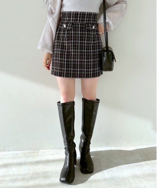 OLIVE des OLIVE(オリーブデオリーブ)の「ビジューボタンタイトミニスカート(スカート・レディース・オフホワイト/チャコールグレー/サックスブルー/ブラック・FREE)」の10枚目の写真