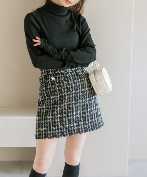 OLIVE des OLIVE(オリーブデオリーブ)の「ビジューボタンタイトミニスカート(スカート・レディース・オフホワイト/チャコールグレー/サックスブルー/ブラック・FREE)」の19枚目の写真