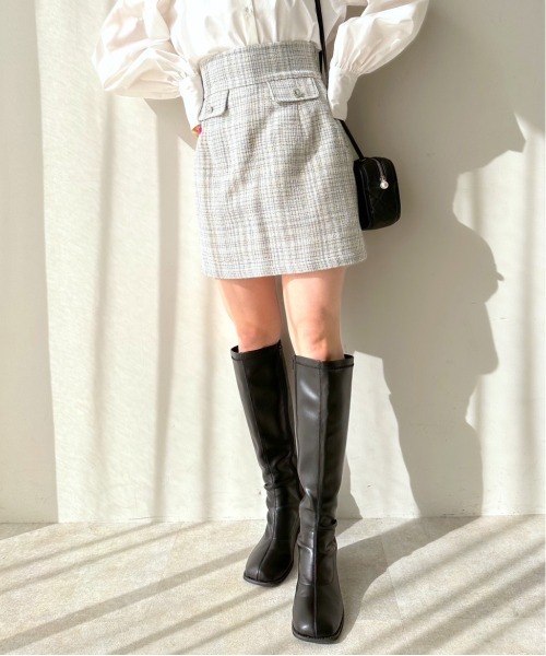 OLIVE des OLIVE(オリーブデオリーブ)の「ビジューボタンタイトミニスカート(スカート・レディース・オフホワイト/チャコールグレー/サックスブルー/ブラック・FREE)」の11枚目の写真