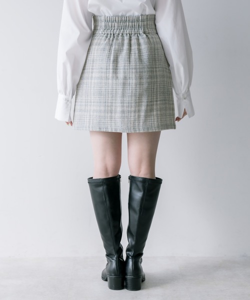 OLIVE des OLIVE(オリーブデオリーブ)の「ビジューボタンタイトミニスカート(スカート・レディース・オフホワイト/チャコールグレー/サックスブルー/ブラック・FREE)」の8枚目の写真