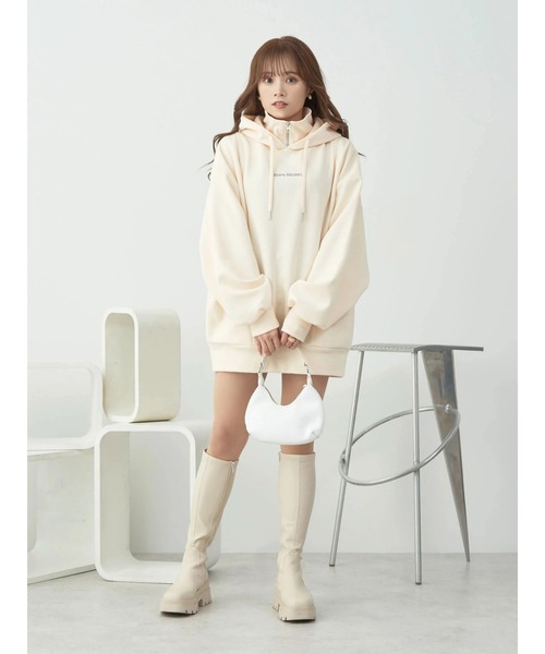 earth music&ecology(アースミュージックアンドエコロジー)の「ルーズZIPフーディスウェット(スウェット・レディース・チャコールグレー/アイボリー/ミント・FREE)」の11枚目の写真