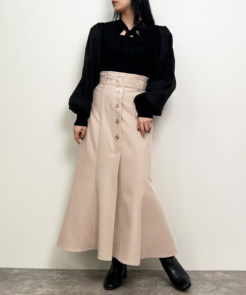 INGNI(イング)の「袖異素材デコルテオープンニット(ニット/セーター・レディース・オフホワイト/ブラック/サックスブルー・M)」の11枚目の写真
