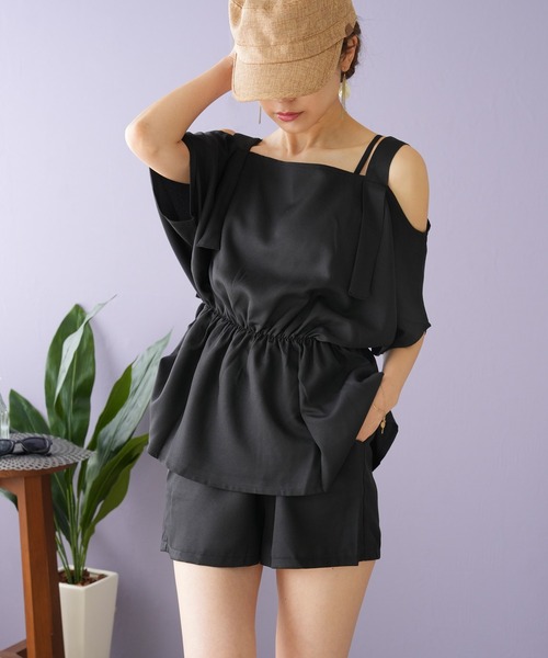 IAMUSE（アイアミューズ）の「オフショルデザインセットアップ/ビーチウェア S0439【IAMUSE】（ラッシュガード・レディース・アイボリー/ブラック/ライトグレー/ブルーグレー・FREE）」の3枚目の写真