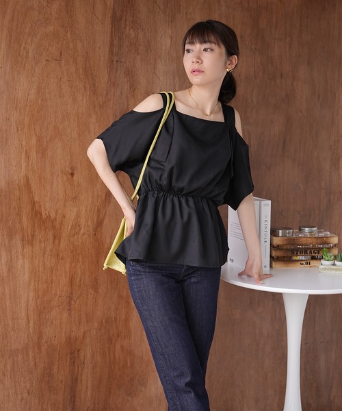 IAMUSE（アイアミューズ）の「オフショルデザインセットアップ/ビーチウェア S0439【IAMUSE】（ラッシュガード・レディース・アイボリー/ブラック/ライトグレー/ブルーグレー・FREE）」の9枚目の写真