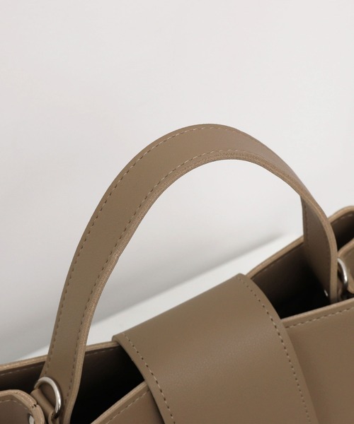 CEMONEMO(セモネモ)の「2way フラップ ショルダー ハンドバッグ(ショルダーバッグ・レディース・ブラウン/ベージュ/ブラック・FREE)」の7枚目の写真