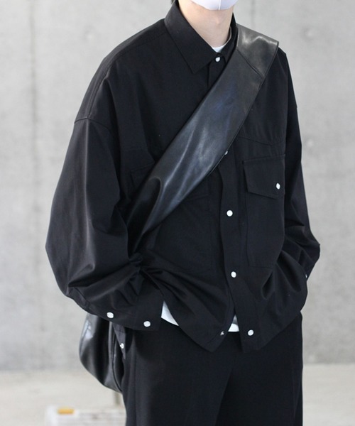 y/m by れぽすけ（イムバイレポスケ）の「ビックショルダーバッグ（ショルダーバッグ・メンズ・ブラック・FREE）」の4枚目の写真