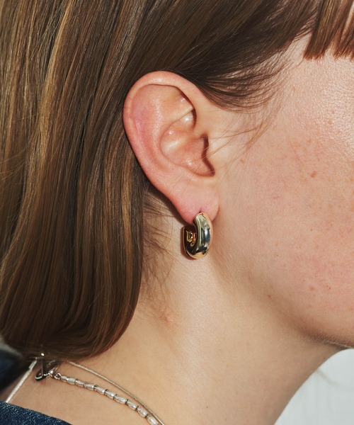 loni（ロニ）の「【金属アレルギー対応】Stem asymmetry hoop pierce/アシンメトリーフープピアス/両耳用（ピアス（両耳用）・レディース・その他・FREE）」の11枚目の写真