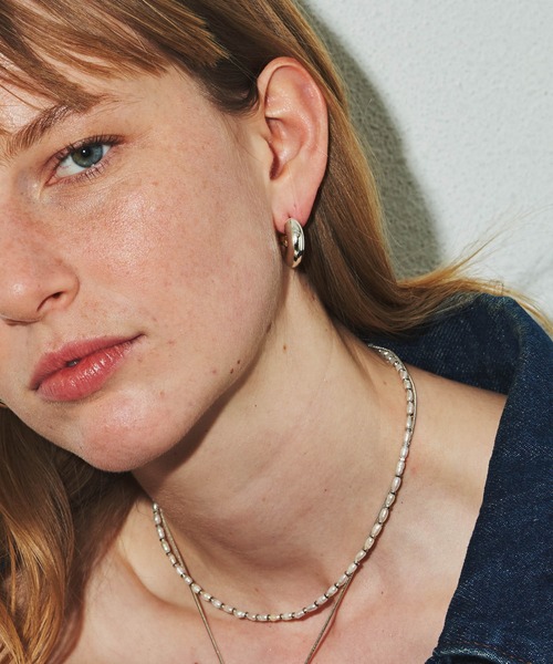 loni（ロニ）の「【金属アレルギー対応】Stem asymmetry hoop pierce/アシンメトリーフープピアス/両耳用（ピアス（両耳用）・レディース・その他・FREE）」の16枚目の写真