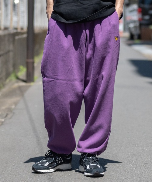 (What it isNt)ART BY MARKGONZALES(ワットイットイズント)の「【h】〔(What it isNT)art by MARKGONZALES〕コットンツイル ワイドスケーターパンツ(チノパンツ・メンズ・ブラック/パープル/オフホワイト/グリーン/チャコールグレー/カーキ/ベージュ・MEDIUM/LARGE/X-LARGE)」の21枚目の写真