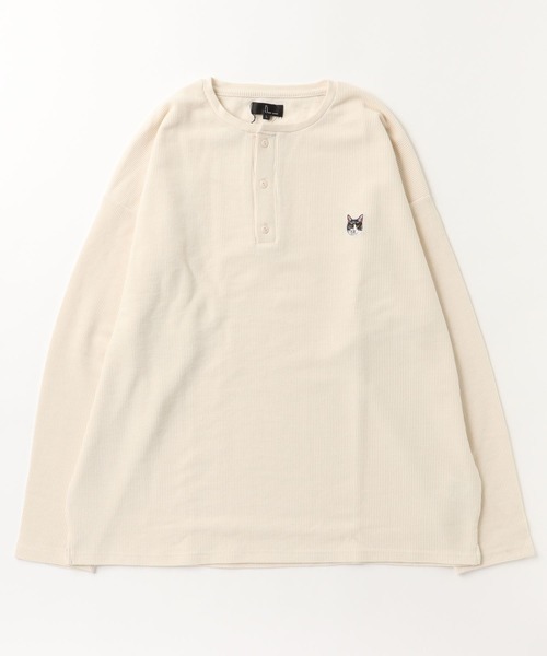 ZIP FIVE（ジップファイブ）の「【ZIP FIVE】【ZIP ZOO】ドライワッフル　クルー＆ヘンリー ビッグシルエット動物ワンポイント長袖Tシャツ　ネコ/キタキツネ（Tシャツ/カットソー・レディース・ブラック/グリーン/アイボリー/チャコール/ホワイト系/ホワイト系1/ホワイト系2/ブラック系/グレー系/アイボリー系/アイボリー系1/アイボリー系2/グリーン系/オートミール・MEDIUM/LARGE）」の5枚目の写真