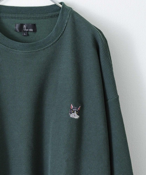 ZIP FIVE（ジップファイブ）の「【ZIP FIVE】【ZIP ZOO】ドライワッフル　クルー＆ヘンリー ビッグシルエット動物ワンポイント長袖Tシャツ　ネコ/キタキツネ（Tシャツ/カットソー・レディース・ブラック/グリーン/アイボリー/チャコール/ホワイト系/ホワイト系1/ホワイト系2/ブラック系/グレー系/アイボリー系/アイボリー系1/アイボリー系2/グリーン系/オートミール・MEDIUM/LARGE）」の14枚目の写真