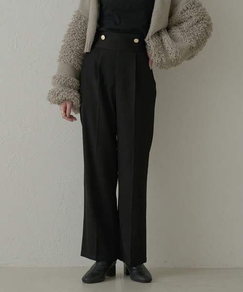 Ambre Neige（アンブルネージュ）の「ボタンデザインストレートパンツ／【WEB/EC限定商品】（スラックス・レディース・ベージュ/アイボリー/ブラック・FREE）」の2枚目の写真