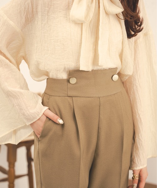 Ambre Neige（アンブルネージュ）の「ボタンデザインストレートパンツ／【WEB/EC限定商品】（スラックス・レディース・ベージュ/アイボリー/ブラック・FREE）」の5枚目の写真