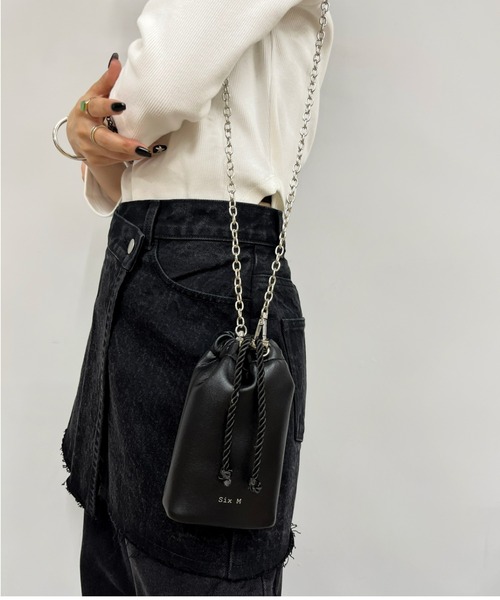 Six M（シックスエム）の「【Six M/シックスエム】ミニ巾着バッグ（ハンドバッグ・レディース・ブラック/シルバー・FREE）」の5枚目の写真