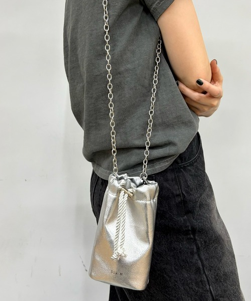 Six M（シックスエム）の「【Six M/シックスエム】ミニ巾着バッグ（ハンドバッグ・レディース・ブラック/シルバー・FREE）」の7枚目の写真