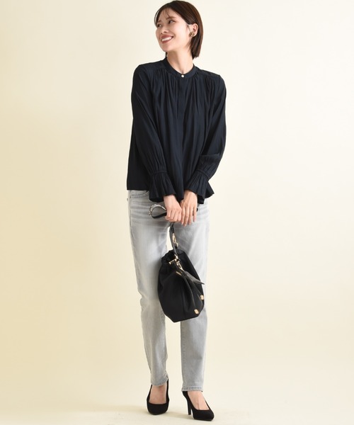 INTERPLANET(インタープラネット)の「パウダーサテン袖デザインブラウス(シャツ/ブラウス・レディース・キャメル/ネイビー/オリーブ/グレイッシュベージュ・FREE)」の13枚目の写真