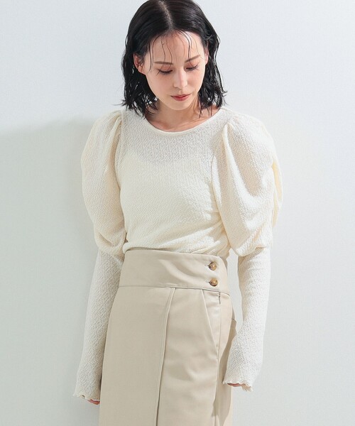 Ray BEAMS（レイビームス）の「Ray BEAMS / シャーリング ジャカード パフスリーブ Tシャツ（Tシャツ/カットソー・レディース・オフホワイト/ブラック/ラベンダー・ONE SIZE）」の6枚目の写真