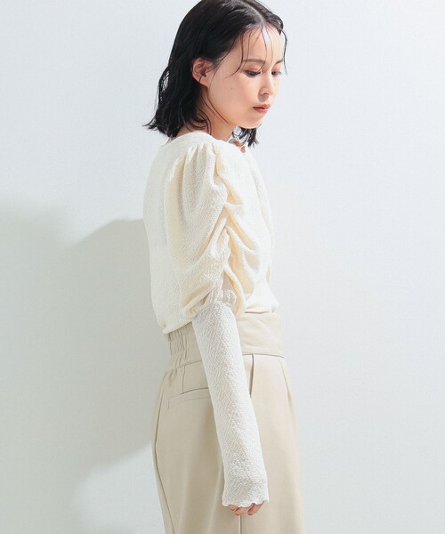 Ray BEAMS（レイビームス）の「Ray BEAMS / シャーリング ジャカード パフスリーブ Tシャツ（Tシャツ/カットソー・レディース・オフホワイト/ブラック/ラベンダー・ONE SIZE）」の7枚目の写真