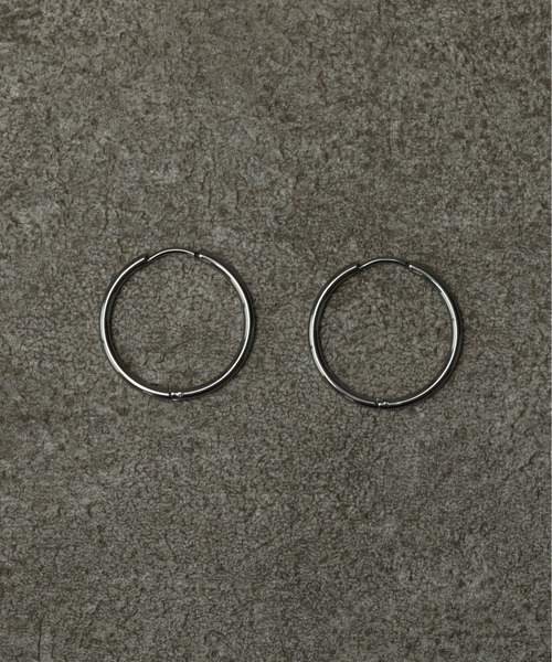 ORLEAN(オルレアン)の「金属アレルギー対応 シンプルフープピアス 20mm 316L(ピアス(両耳用)・レディース・ゴールド/シルバー・フリー)」の4枚目の写真