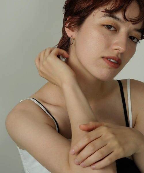 ORLEAN(オルレアン)の「金属アレルギー対応 シンプルフープピアス 20mm 316L(ピアス(両耳用)・レディース・ゴールド/シルバー・フリー)」の13枚目の写真