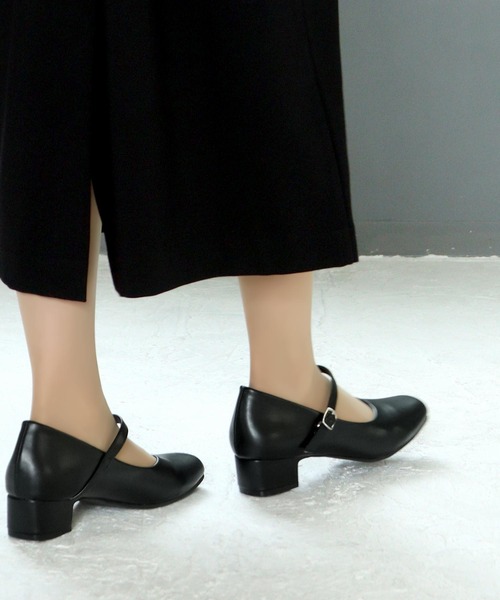 SOROTTO（ソロット）の「【特許取得】かかと抜け防止機能 ふかふか3Dインソール 3.5cmローヒール走れるストラップパンプス（パンプス・レディース・ブラック・22.0cm/22.5cm/23.0cm/23.5cm/24.0cm/24.5cm/25.0cm/25.5cm）」の2枚目の写真