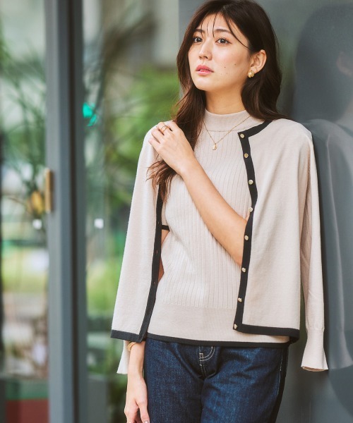 7days Life Styling（セブンデイズライフスタイリング）の「【毛玉になりにくい】洗える配色ニットカーディガン（もちもち綿混）（ニット/セーター・レディース・ブラック/ライトベージュ/杢グレー/プラム/ブルー系・LL/M/L/S）」の16枚目の写真