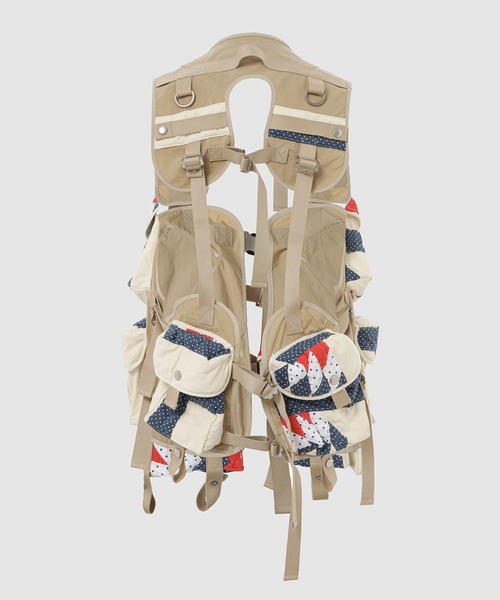 KHOKI（コッキ）の「Hand patchwork quilted military vest（ベスト