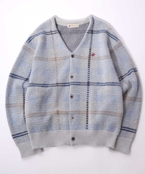 BEVERLY HILLS POLO CLUB（ビバリーヒルズポロクラブ）の「BEVERLY HILLS POLO CLUB モヘアライク ニットカーディガン ユニセックス/ワンポイント刺繍/チェック柄・無地（カーディガン/ボレロ・レディース・ベージュ/ブラック/ブルー/ブルー系その他/パープル/グリーン/ブラウン系その他/グレー系その他/レッド/イエロー系その他/グリーン系その他2/パープル系その他/ベージュ系その他/ピンク/グリーン系その他/グレー系その他3/グレー系その他2/オレンジ/ブルー系その他3/ピンク系その他/ブルー系その他2/オレンジ系その他/ブラック系その他/ブラウン系その他3/オレンジ系その他2/ホワイト×パープル/グレー系その他4/ピンク系その他2/ブラウン系その他2/グレー/グリーン系1/ブラック×ピンク/ブルー系その他4・L/M/XL）」の6枚目の写真
