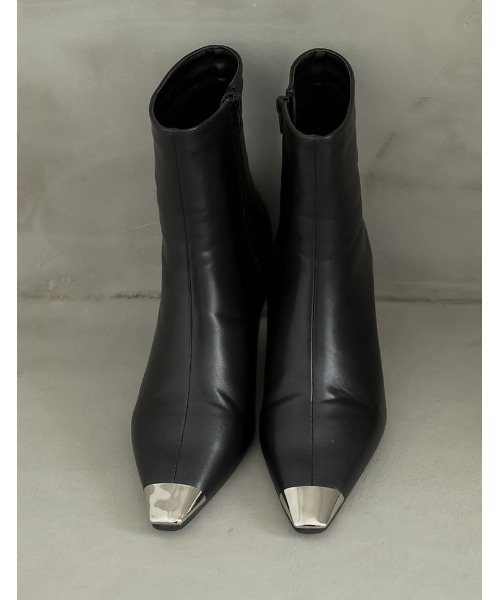 Re:EDIT（リエディ）の「[辻元舞さん着用][2023-24 WINTER COLLECTION][大きいサイズ有]スクエアトゥメタルデザインミドルブーツ（ブーツ・レディース・ベージュ/ブラック・SMALL/XX-LARGE/LARGE/MEDIUM/X-LARGE）」の4枚目の写真